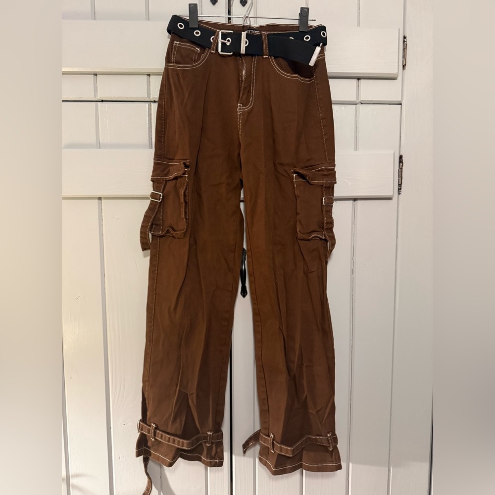 Hot Topic Brown Cargo Pants with Belt